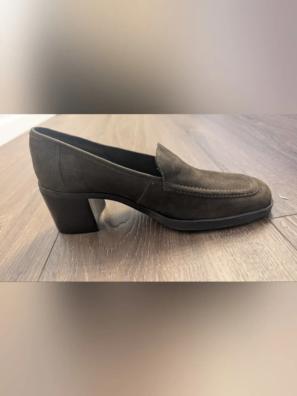 Hillard & Hanson Vintage Leather Pumps